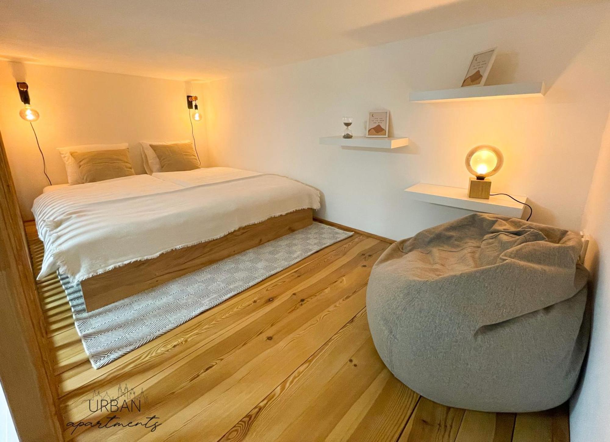 Loft Maniny By Urban Apartments Прага Екстер'єр фото